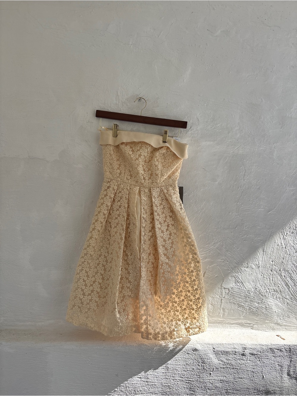 Eva Mendes Collection strapless butter yellow dress - Picture 2 of 9
